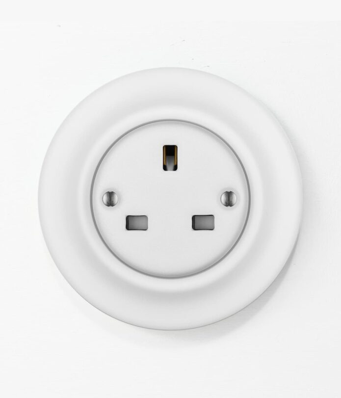 Katy Paty Roo Alba matt plug socket