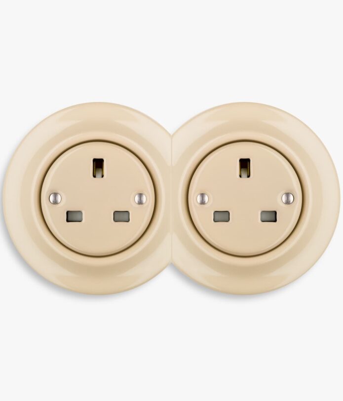 Katy Paty Roo sand plug socket
